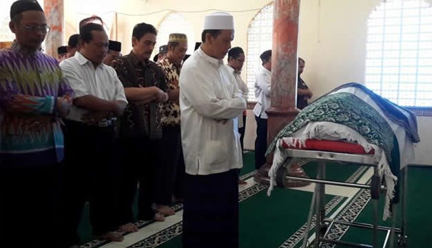 Tata Cara Sholat Jenazah untuk Jenazah Laki-Laki dan Perempuan