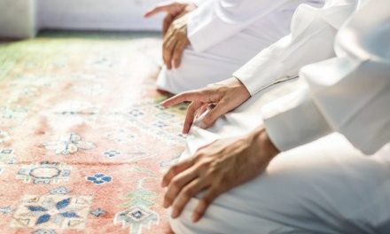 Yuk Simak Adab Membaca Surah Pendek ketika Sholat