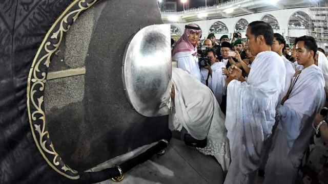 Doa Melihat Hajar Aswad