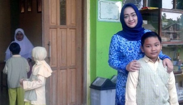3 Doa Mengantar Anak ke Sekolah untuk Orang Tua