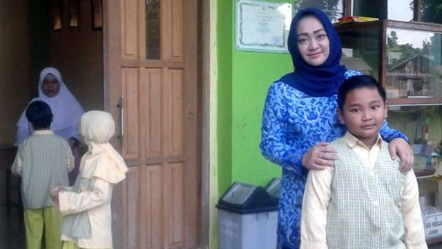 3 Doa Mengantar Anak ke Sekolah untuk Orang Tua